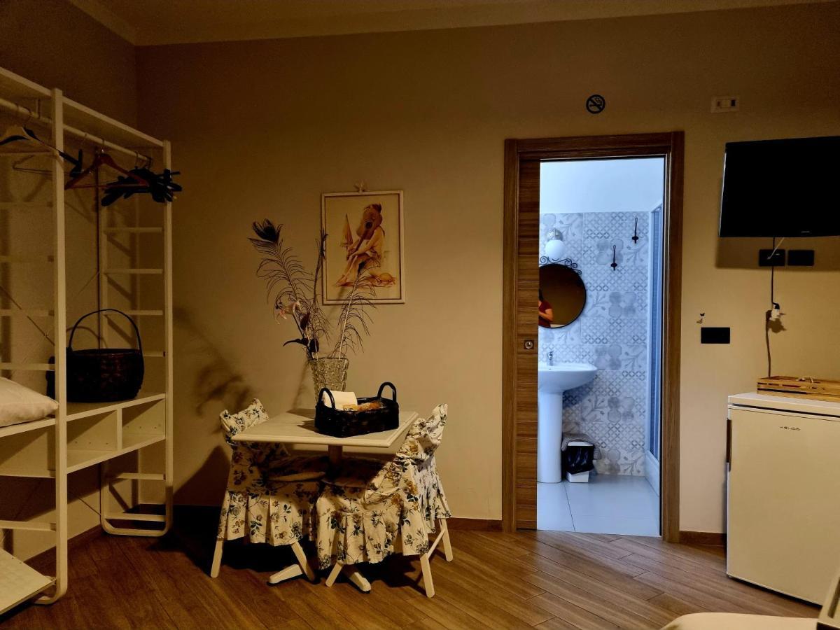 Montesarchio B&B Tre Passi Dalla Torre מראה חיצוני תמונה