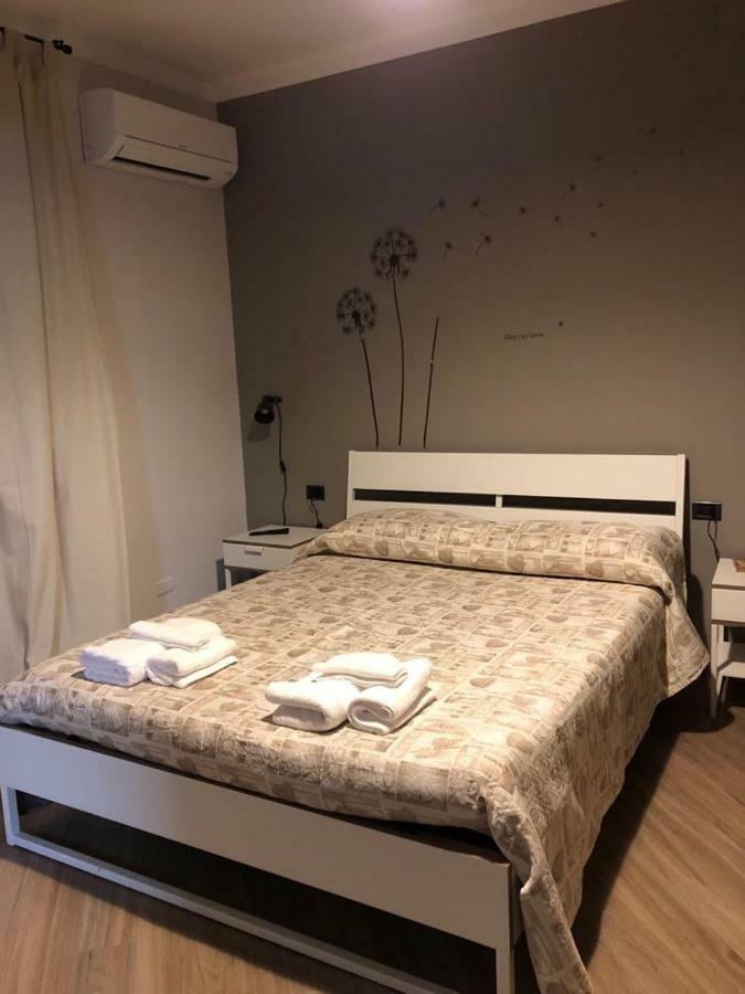 Montesarchio B&B Tre Passi Dalla Torre מראה חיצוני תמונה