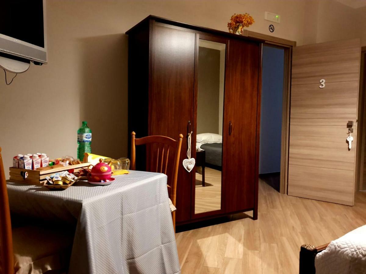 Montesarchio B&B Tre Passi Dalla Torre מראה חיצוני תמונה