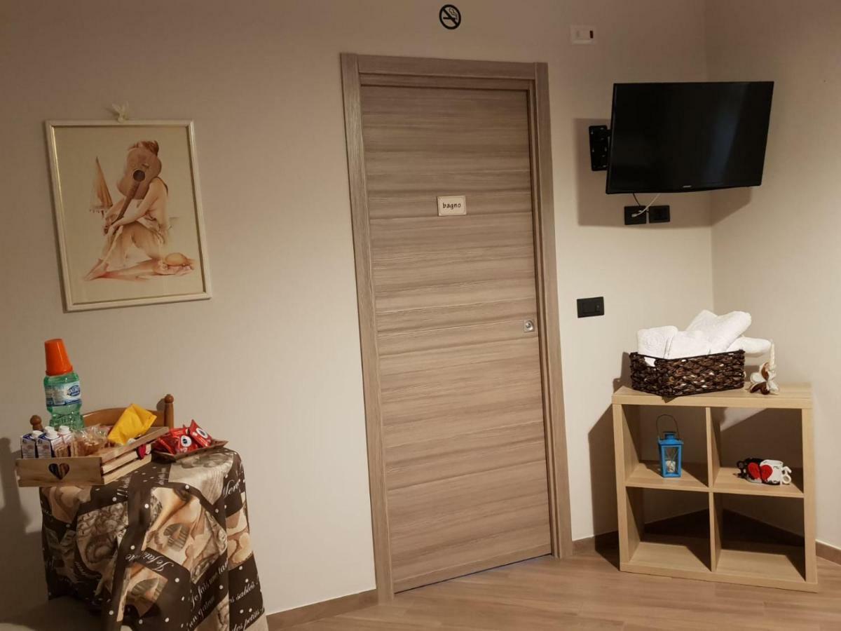 Montesarchio B&B Tre Passi Dalla Torre מראה חיצוני תמונה
