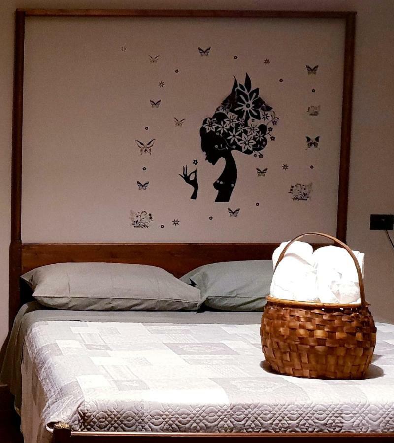 Montesarchio B&B Tre Passi Dalla Torre מראה חיצוני תמונה