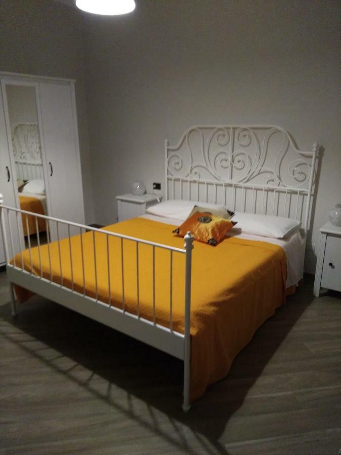 Montesarchio B&B Tre Passi Dalla Torre מראה חיצוני תמונה